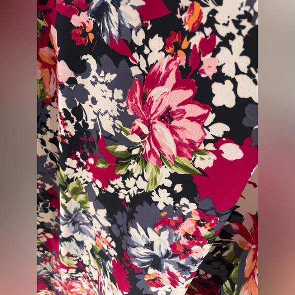 Blue and floral midi dress with ruched bodice - Picture 5 of 5